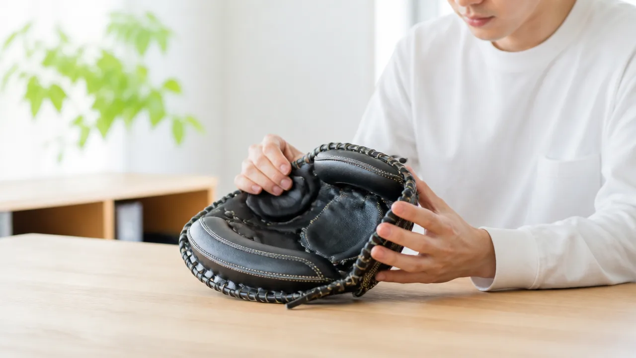 左投げ用キャッチャーミットはどこで買える?取扱店と通販を紹介